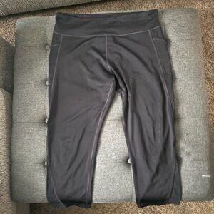 Women’s Tek Gear Capri Athletic pants with pockets XL
